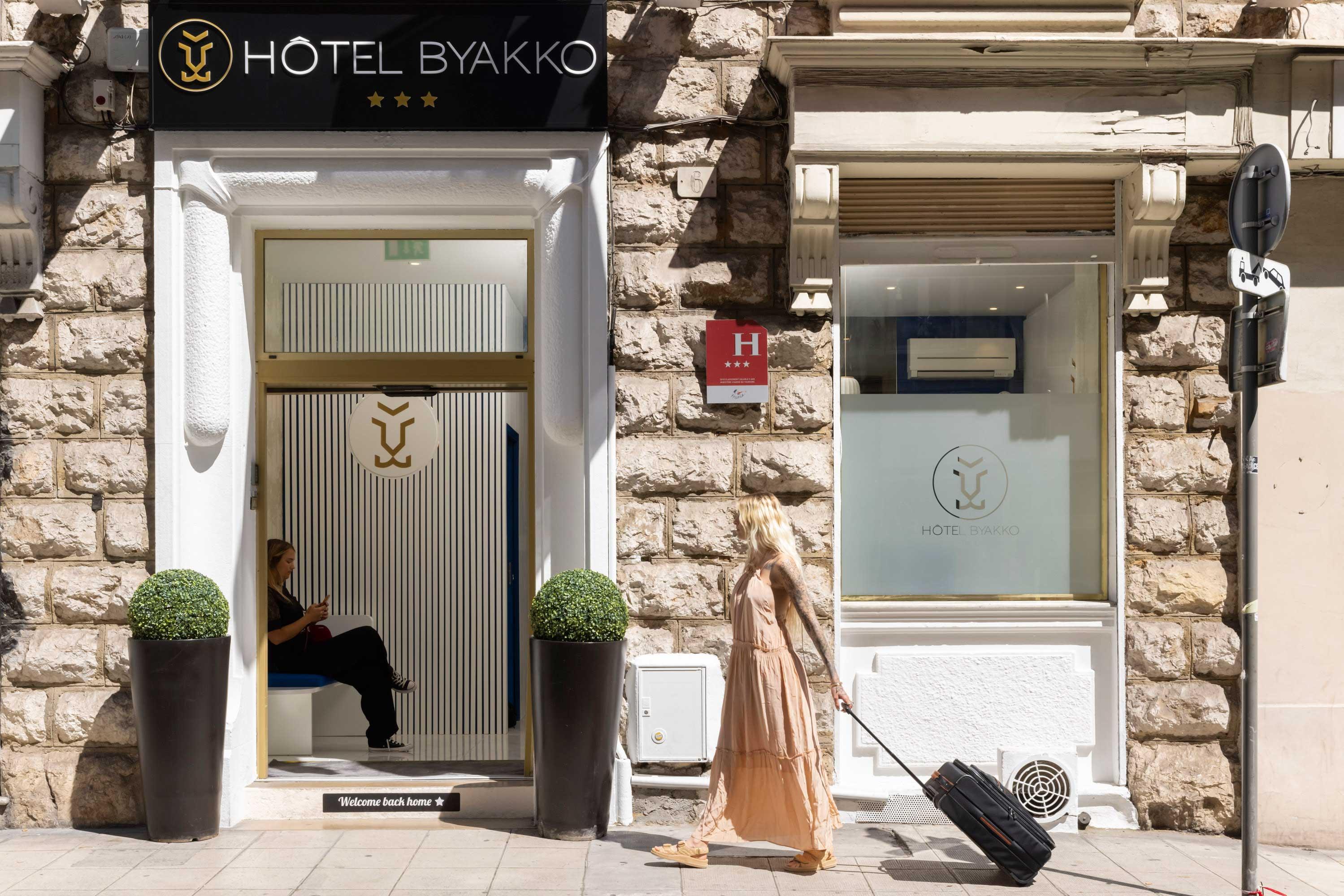 Hotel Byakko Nice Exteriör bild
